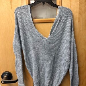 moon & madison V-Neck twist back Sweater - Soft Blue medium